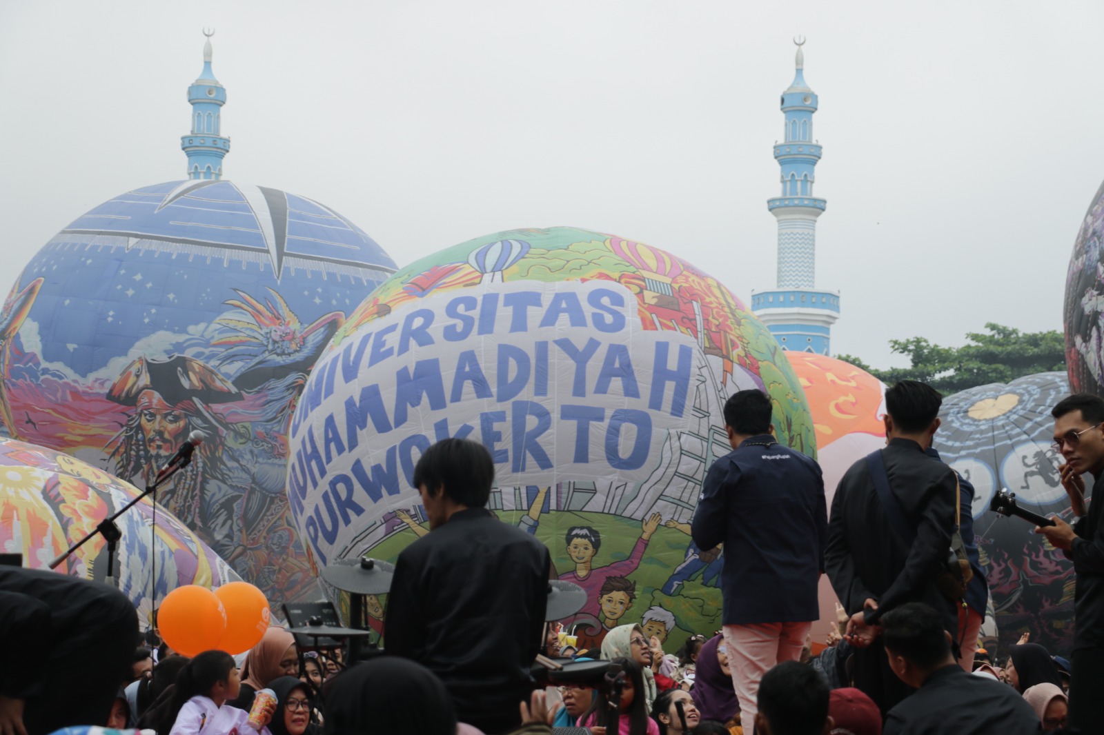 Festival Balon Udara UMP Raih Penghargaan Sebagai Event Unggulan Kabupaten Banyumas 2025
